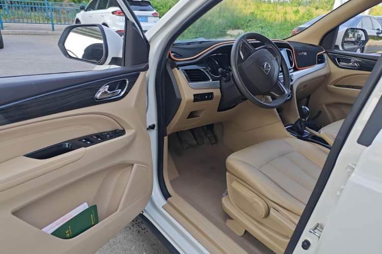 Used Baojun 730 2016 1.5L Manual Comfort Version 7 Seats China V Emission Standard Driver Seat