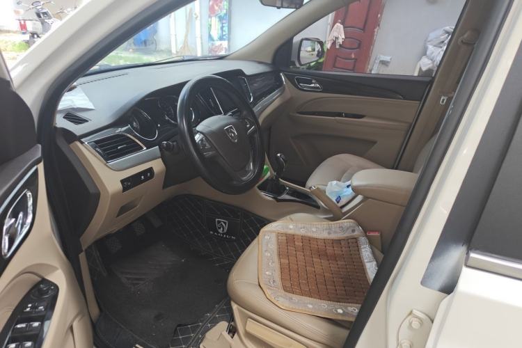 Used Baojun 730 2016 1.5L Manual Luxury Edition 7 Seats Driver Seat
