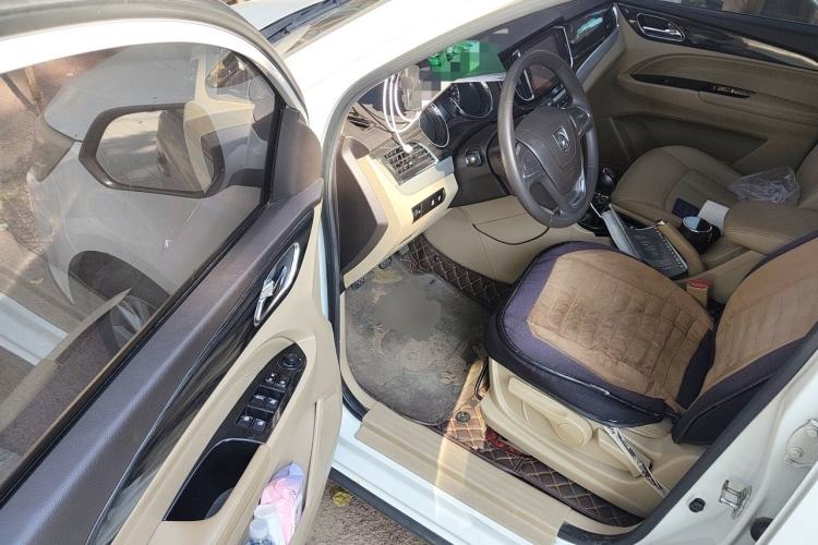 Used Baojun 730 2016 1.5L Manual Comfort Version 7 Seats China V Emission Standard Driver Seat
