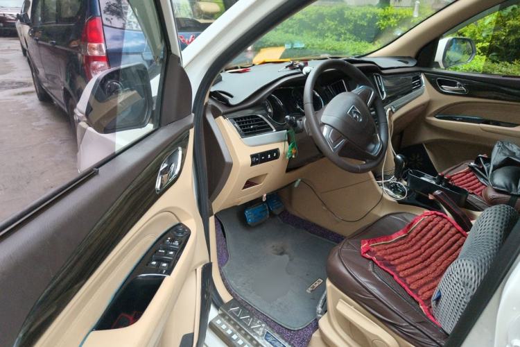 Used Baojun 730 2016 1.8L iAMT Comfort Version 7 Seats Driver Seat
