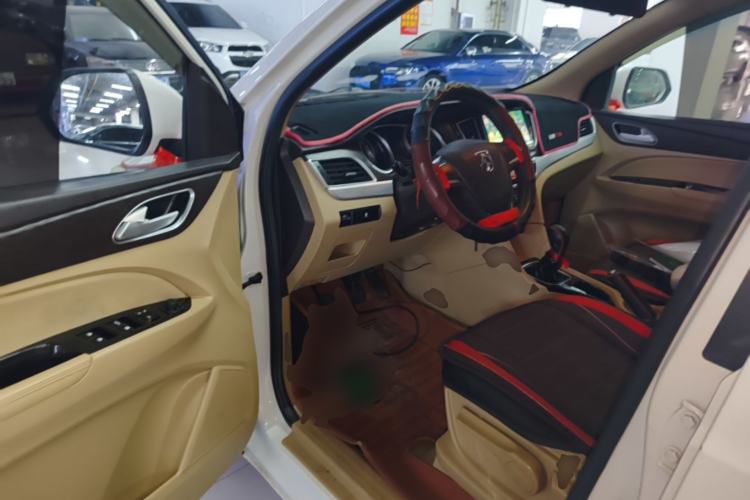 Used Baojun 730 2016 1.5L Manual Value Edition 7 Seats China V Emission Standard Driver Seat