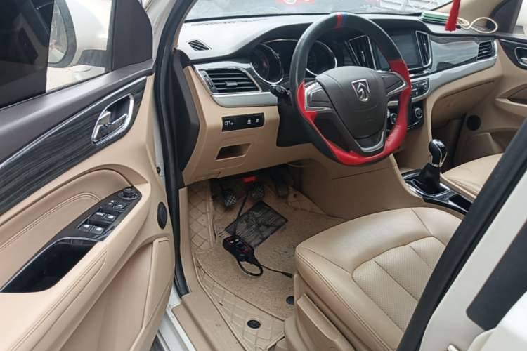 Used Baojun 730 2016 1.5L Manual Comfort Version 7 Seats China V Emission Standard Driver Seat