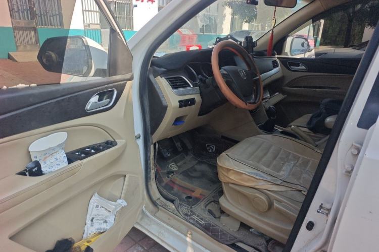 Used Baojun 730 2016 1.5L Manual Standard Version 7 Seats Driver Seat