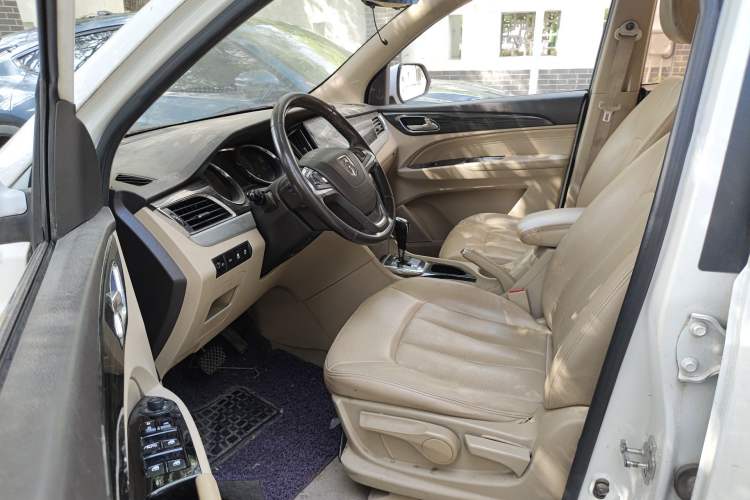Used Baojun 730 2016 1.8L iAMT Luxury Model 7 Seats Driver Seat