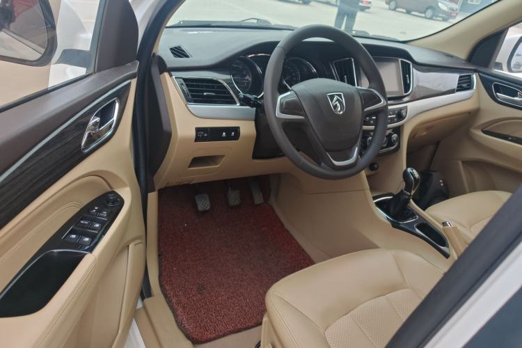 Used Baojun 730 2016 1.5L Manual Comfort Version 7 Seats China V Emission Standard Driver Seat