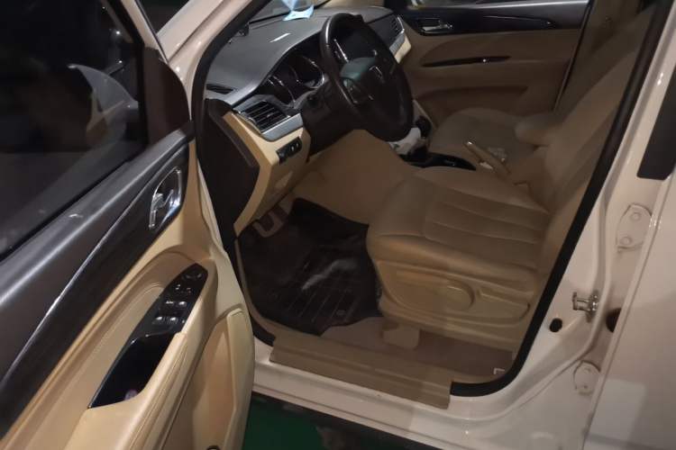 Used Baojun 730 2016 1.5L Manual Luxury Edition 7 Seats Driver Seat