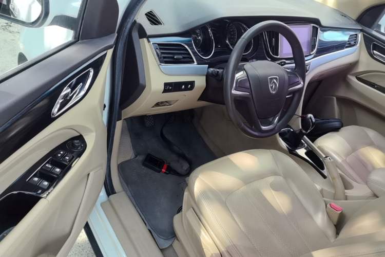Used Baojun 730 2016 1.5L Manual Comfort Version 7 Seats China V Emission Standard Driver Seat