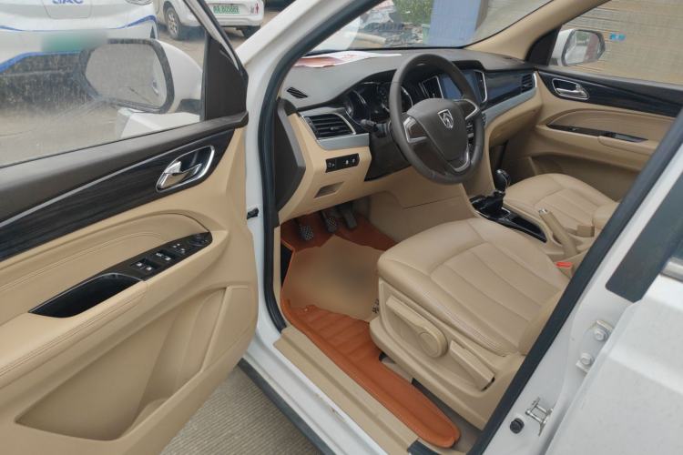 Used Baojun 730 2016 1.5L Manual Comfort Version 7 Seats China V Emission Standard Driver Seat