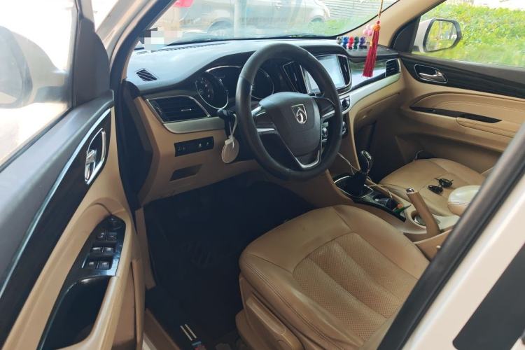 Used Baojun 730 2016 1.5L Manual Comfort Version 7 Seats China V Emission Standard Driver Seat