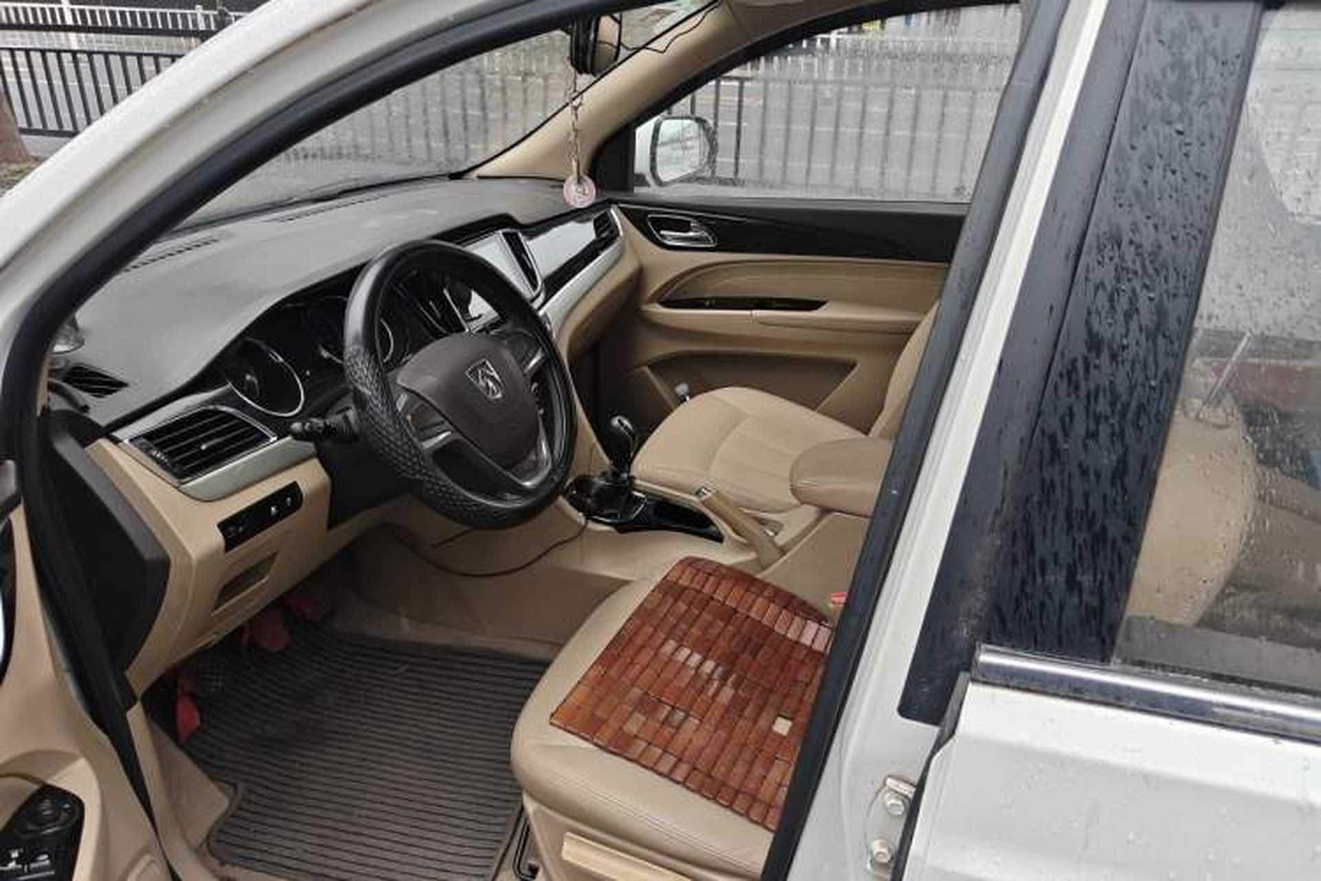 Used Baojun 730 2016 1.5L Manual Comfort Version 7 Seats China V Emission Standard Driver Seat