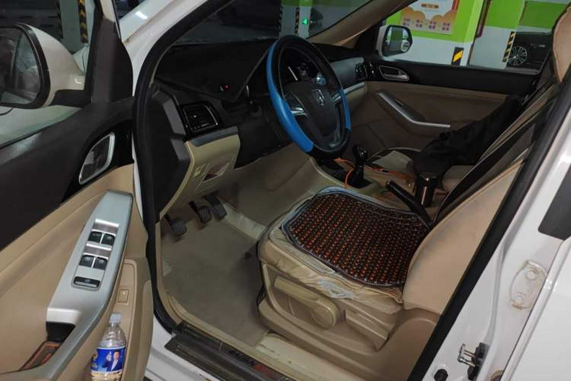 Used Baojun 730 2016 1.5L Manual Value Edition 7 Seats China V Emission Standard Driver Seat