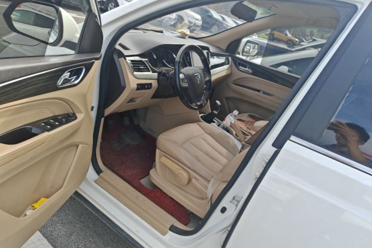 Used Baojun 730 2016 1.5L Manual Comfort Version 7 Seats China V Emission Standard Driver Seat