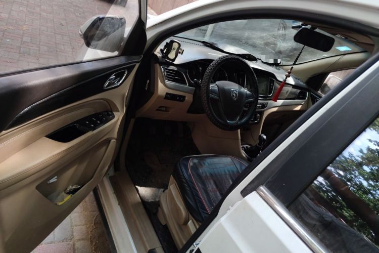 Used Baojun 730 2016 1.5L Manual Comfort Version 7 Seats China V Emission Standard Driver Seat
