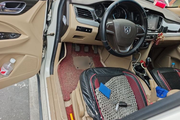 Used Baojun 730 2016 1.5L Manual Comfort Version 7 Seats China V Emission Standard Driver Seat