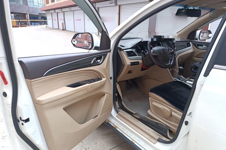 Used Baojun 730 2016 1.8L iAMT Luxury Model 7 Seats Driver Seat
