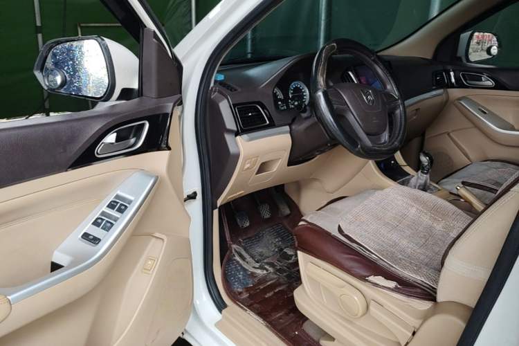 Used Baojun 730 2016 1.5L Manual Value Edition 7 Seats China V Emission Standard Driver Seat