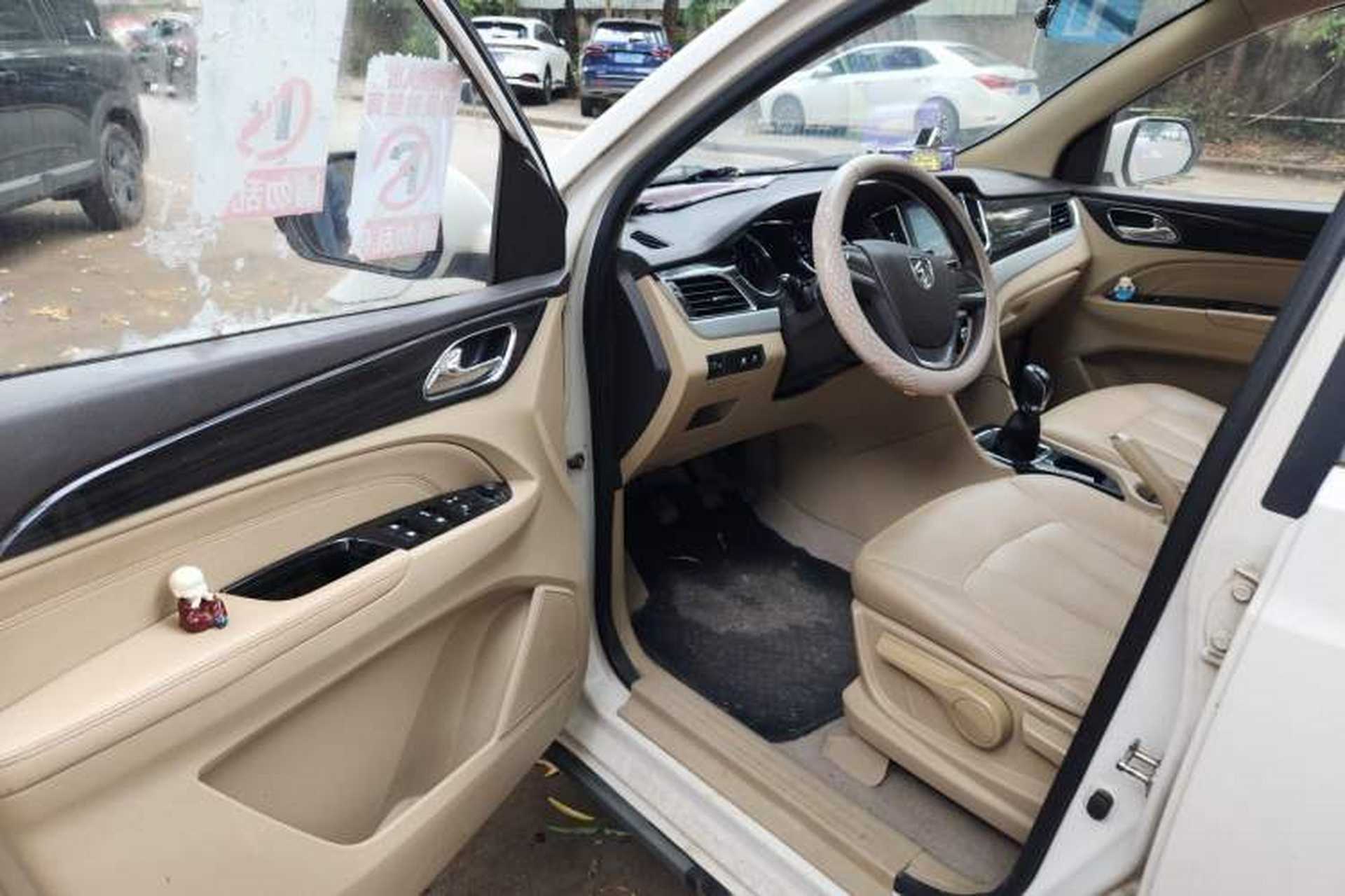 Used Baojun 730 2016 1.5L Manual Comfort Version 7 Seats China V Emission Standard Driver Seat