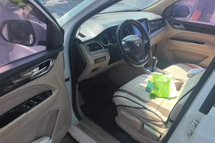 Used Baojun 730 2016 1.8L iAMT Luxury Model 7 Seats Driver Seat