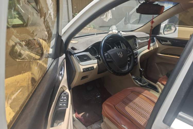 Used Baojun 730 2016 1.8L iAMT Luxury Model 7 Seats Driver Seat