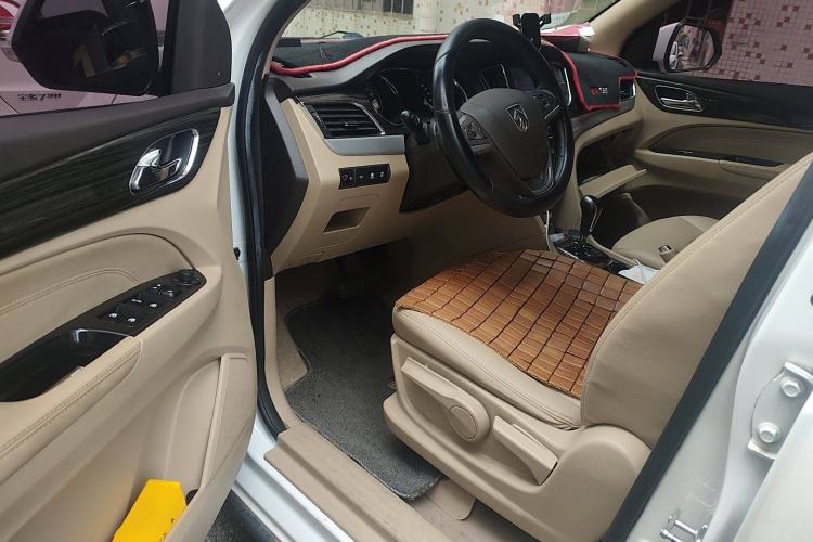 Used Baojun 730 2016 1.8L iAMT Luxury Model 7 Seats Driver Seat