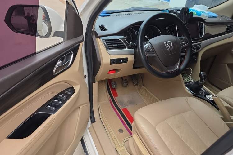 Used Baojun 730 2016 1.5L Manual Luxury Edition 7 Seats Driver Seat