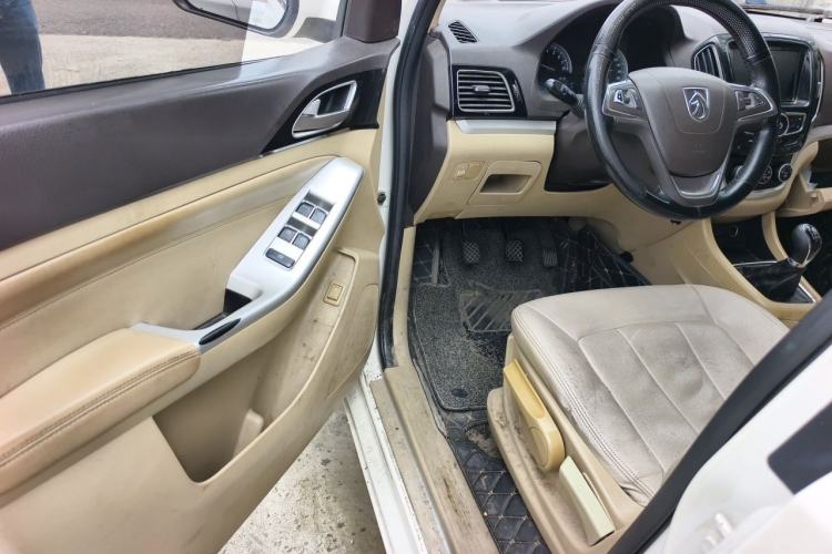 Used Baojun 730 2016 1.5L Manual Value Edition 7 Seats China V Emission Standard Driver Seat
