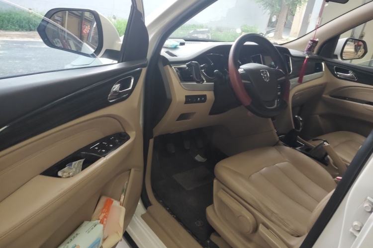 Used Baojun 730 2016 1.5L Manual Comfort Version 7 Seats China V Emission Standard Driver Seat