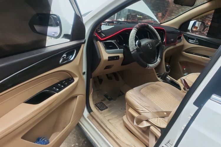 Used Baojun 730 2016 1.5L Manual Comfort Version 7 Seats China V Emission Standard Driver Seat