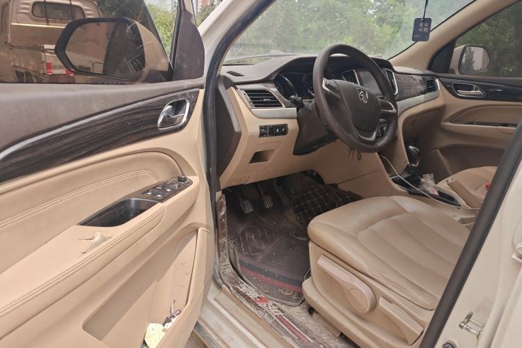 Used Baojun 730 2016 1.5L Manual Comfort Version 7 Seats China V Emission Standard Driver Seat