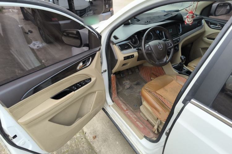 Used Baojun 730 2016 1.5L Manual Luxury Edition 7 Seats Driver Seat