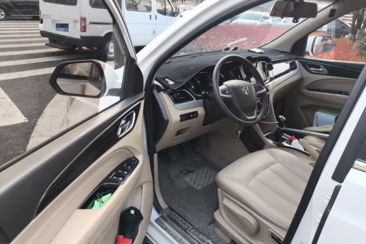 Used Baojun 730 2016 1.5L Manual Comfort Version 7 Seats China V Emission Standard Driver Seat