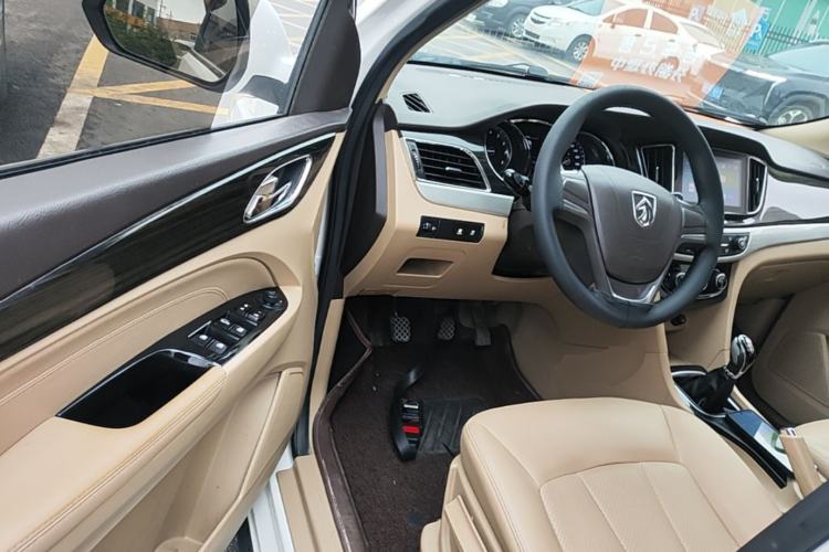 Used Baojun 730 2016 1.5L Manual Comfort Version 7 Seats China V Emission Standard Driver Seat