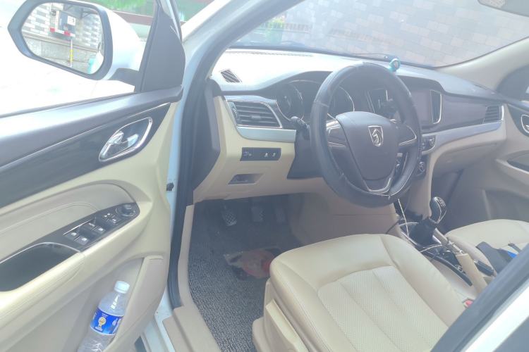 Used Baojun 730 2016 1.5L Manual Comfort Version 7 Seats China V Emission Standard Driver Seat