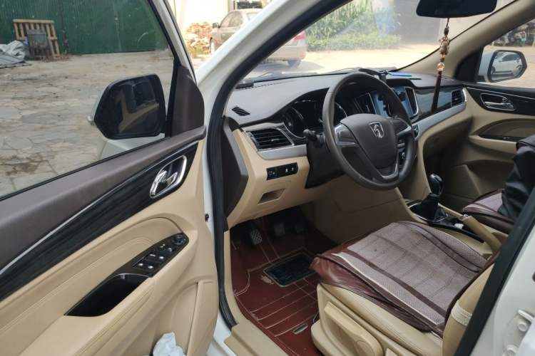 Used Baojun 730 2016 1.5L Manual Comfort Version 7 Seats China V Emission Standard Driver Seat