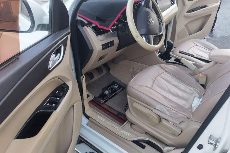Used Baojun 730 2016 Revised 1.5L Manual Standard Version 7 Seats China V Emission Standard Driver Seat