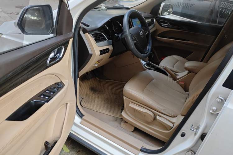 Used Baojun 730 2016 1.8L iAMT Luxury Model 7 Seats Driver Seat