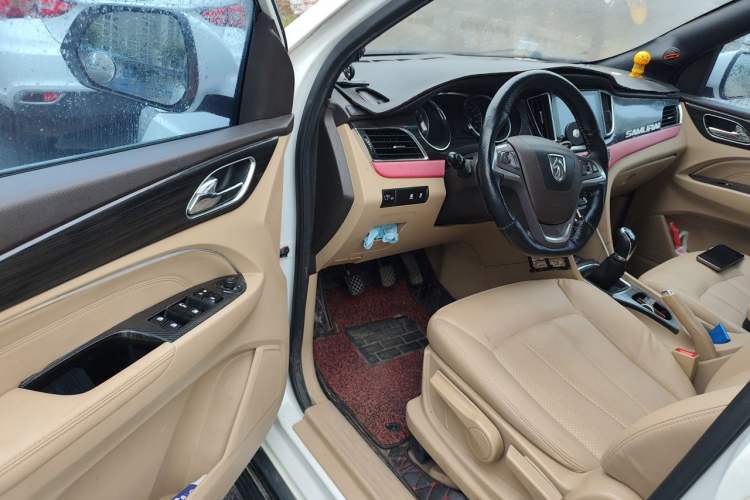 Used Baojun 730 2016 1.5L Manual Luxury Edition 7 Seats Driver Seat