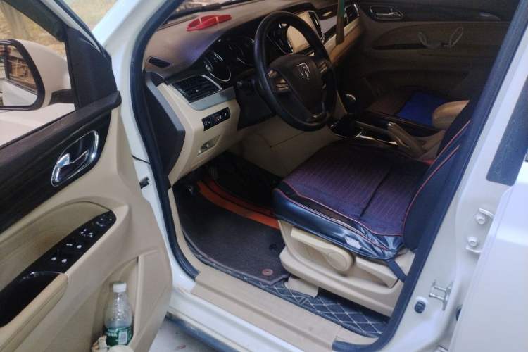 Used Baojun 730 2016 1.5L Manual Comfort Version 7 Seats China V Emission Standard Driver Seat