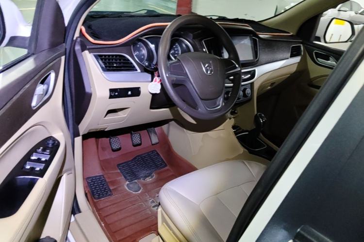 Used Baojun 730 2016 Revised 1.5L Manual Standard Version 7 Seats China V Emission Standard Driver Seat