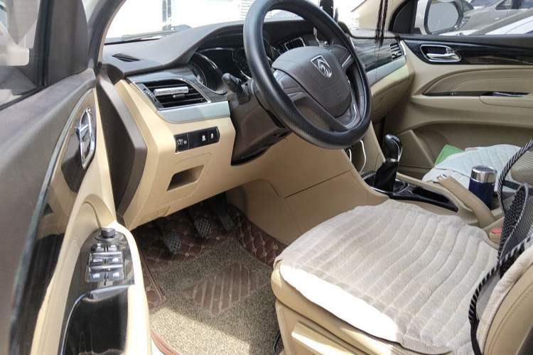 Used Baojun 730 2016 1.5L Manual Comfort Version 7 Seats China V Emission Standard Driver Seat