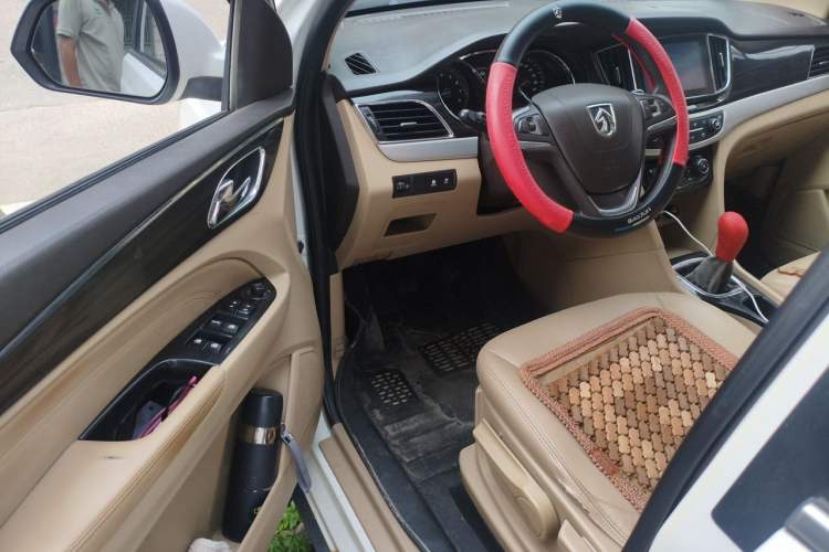 Used Baojun 730 2016 1.5L Manual Luxury Edition 7 Seats Driver Seat