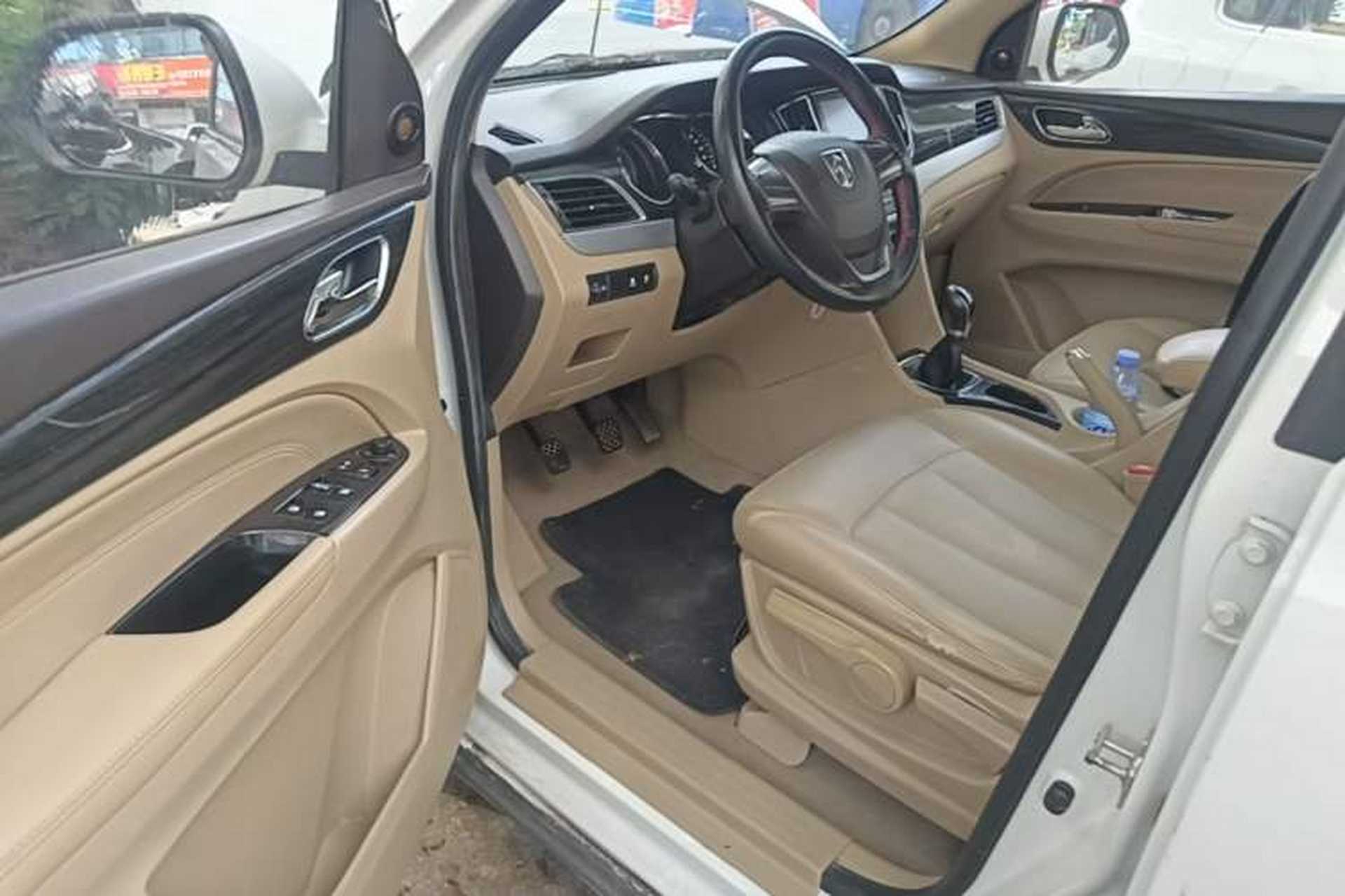 Used Baojun 730 2016 1.5L Manual Standard Version 7 Seats Driver Seat