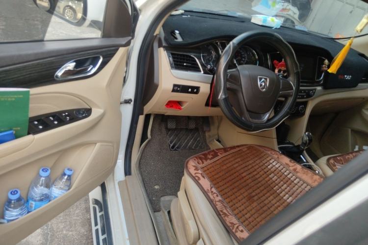 Used Baojun 730 2016 1.5L Manual Comfort Version 7 Seats China V Emission Standard Driver Seat