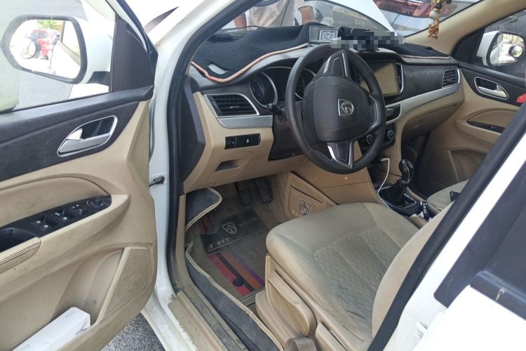 Used Baojun 730 2016 Revised Version 1.5L Manual Standard Model 5 Seats Driver Seat
