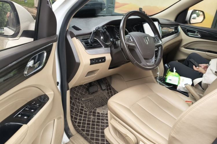 Used Baojun 730 2016 1.8L iAMT Luxury Model 7 Seats Driver Seat