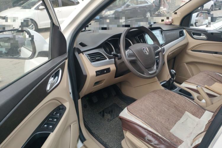 Used Baojun 730 2016 Revised 1.5L Manual Standard Version 7 Seats China V Emission Standard Driver Seat