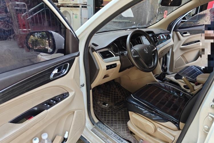 Used Baojun 730 2016 1.5L Manual Comfort Version 7 Seats China V Emission Standard Driver Seat