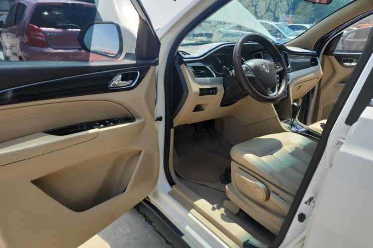 Used Baojun 730 2016 1.8L iAMT Luxury Model 7 Seats Driver Seat