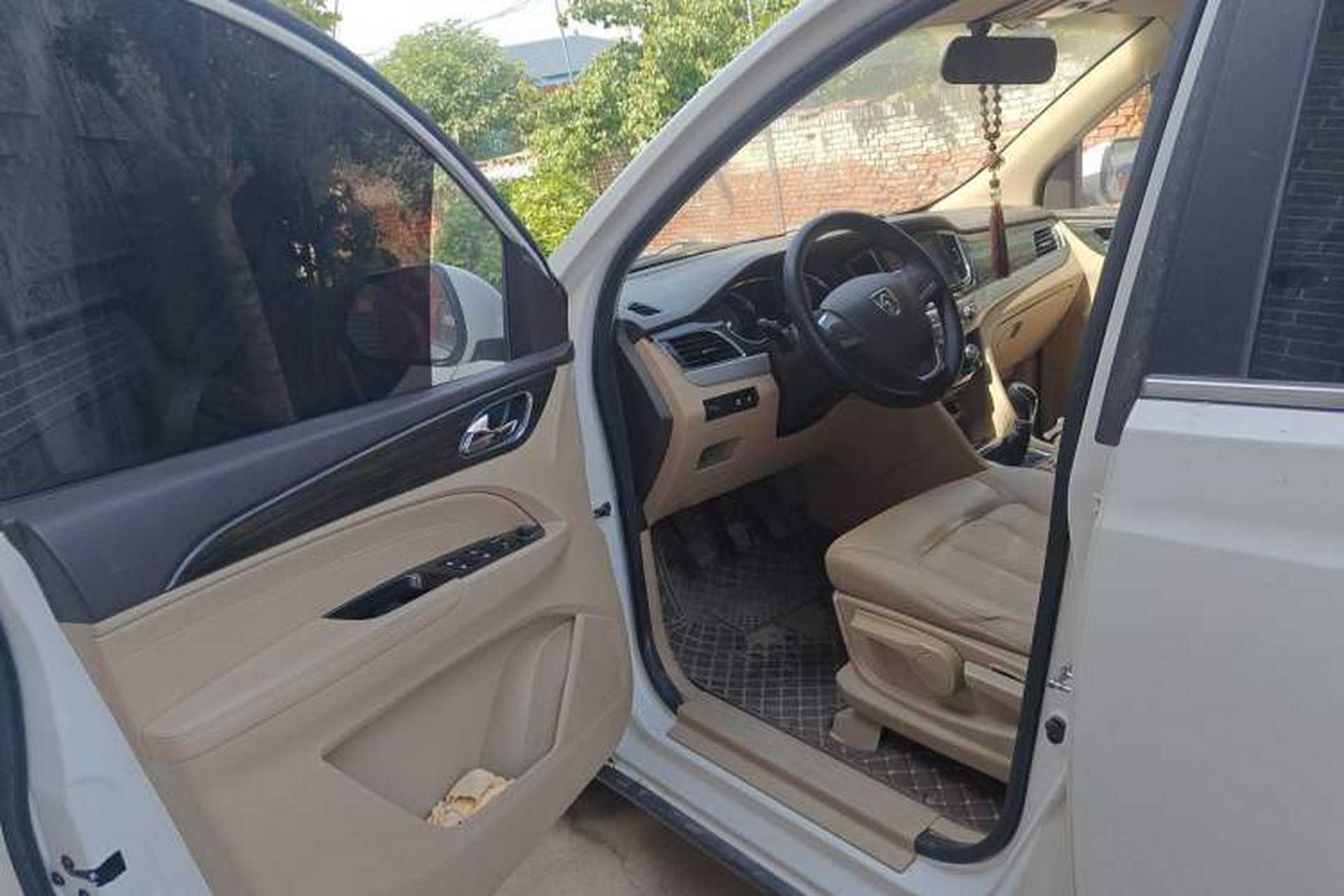 Used Baojun 730 2016 1.5L Manual Comfort Version 7 Seats China V Emission Standard Driver Seat