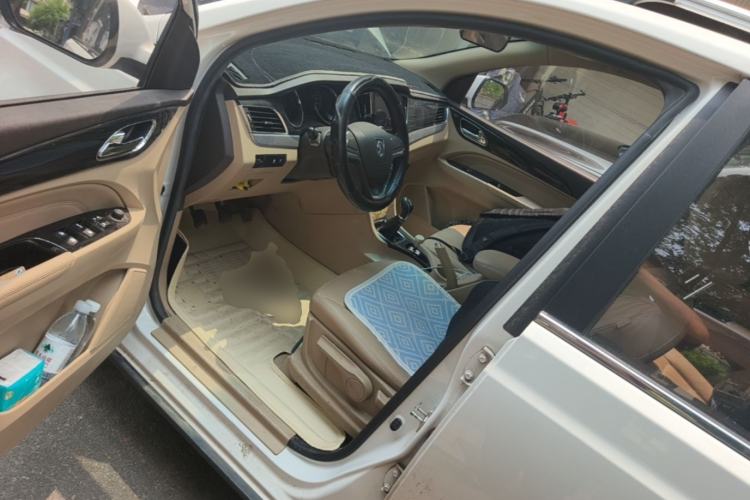 Used Baojun 730 2016 1.5L Manual Comfort Version 7 Seats China V Emission Standard Driver Seat